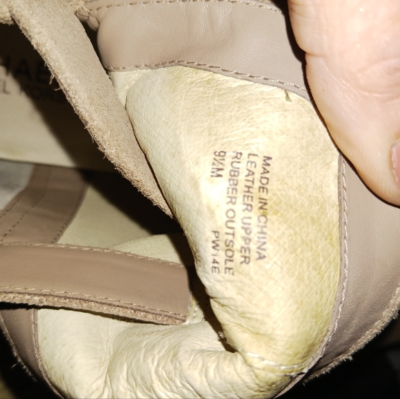 Michael Kors Buck suede tan ankle boots size 9.5 excellent condition - Picture 9 of 9